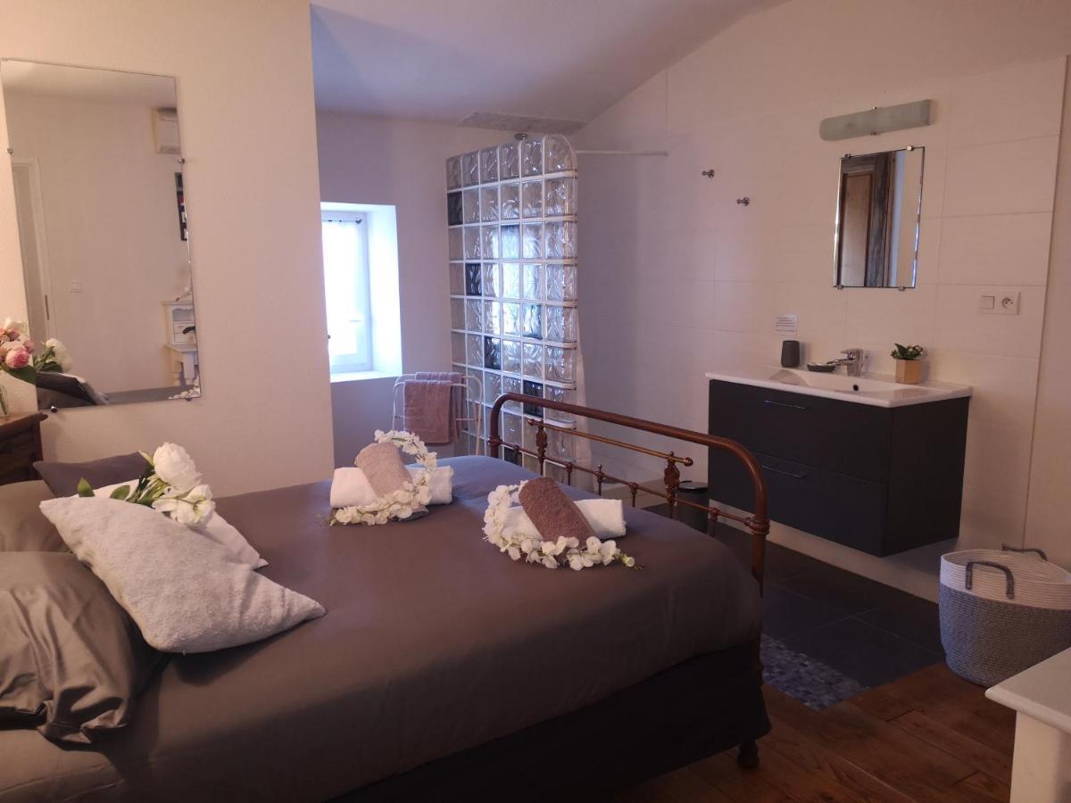 Auberge De L Helvie Chez Coco & Ricou Valvigneres Dış mekan fotoğraf